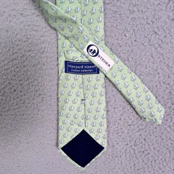 VINEYARD VINES MENS SILK TIE LIME GREEN WITH HORSES ON IT - Picture 2 of 6